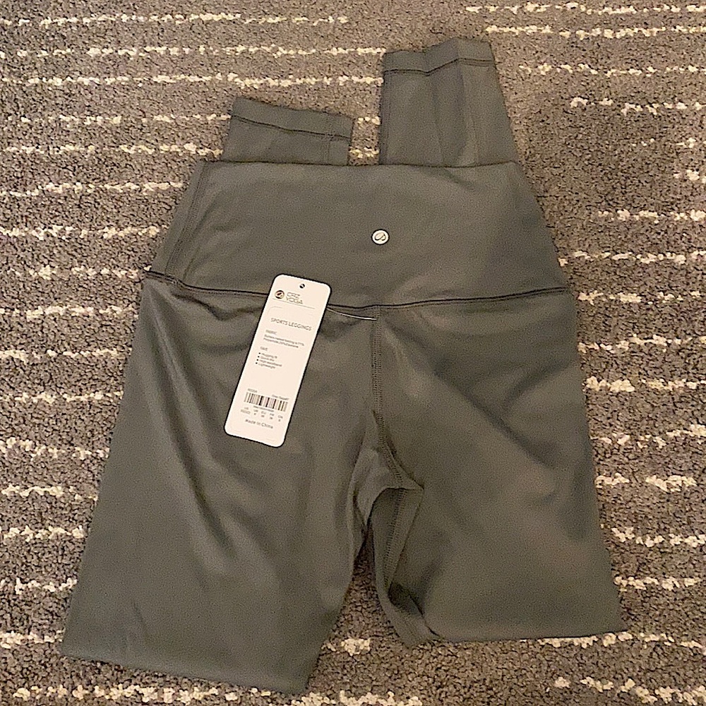 CRZ YOGA sports leggings in Grey Sage!